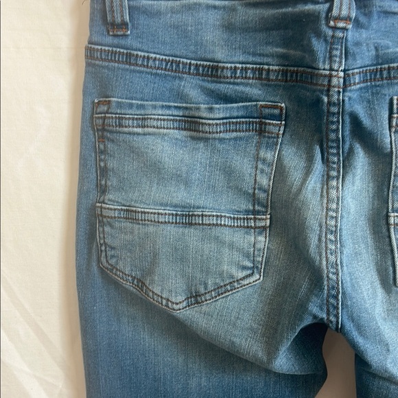 Free Planet Distressed Stretch Jeans — 31x30 Medium Wash - Picture 8 of 10